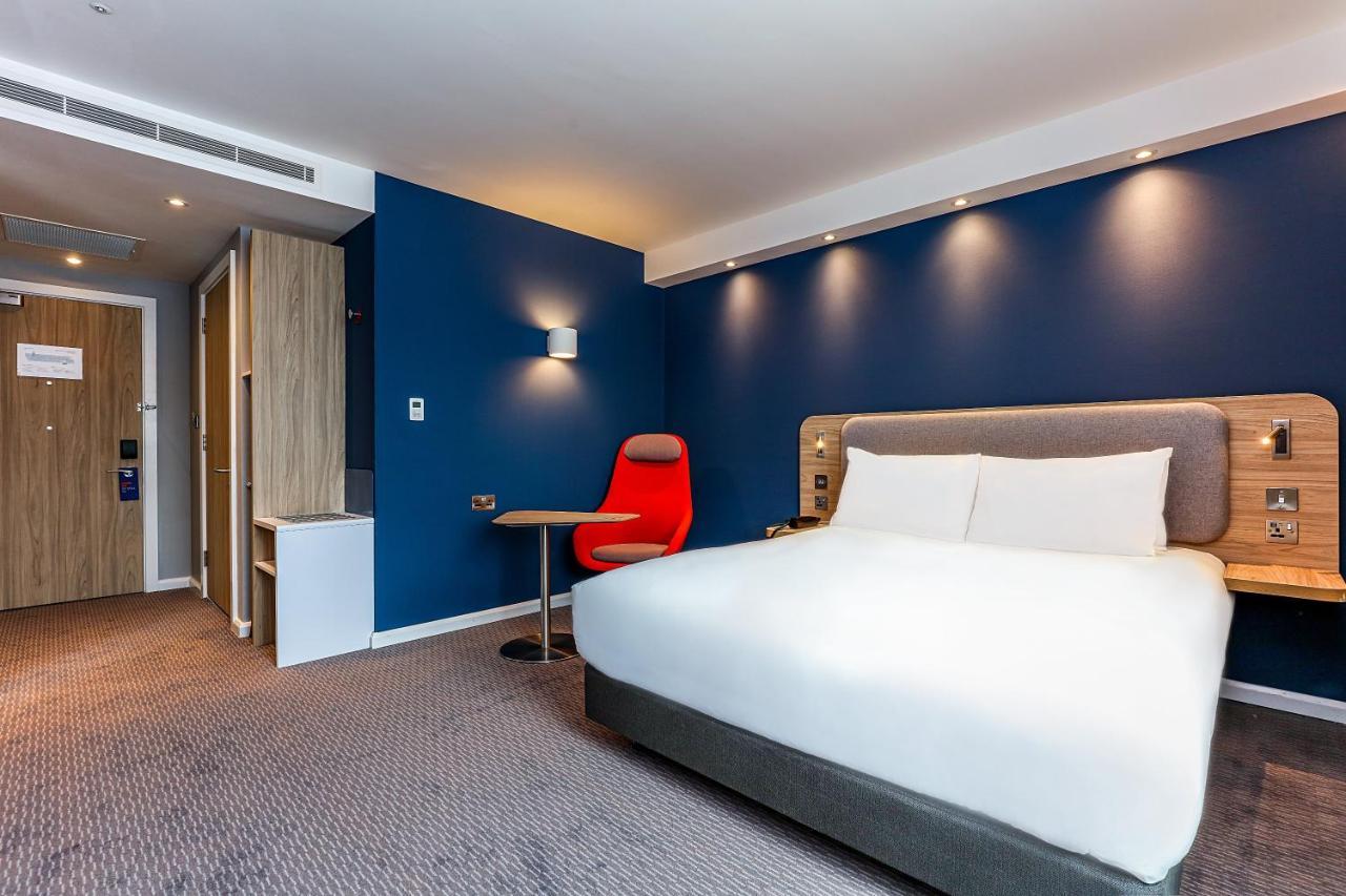 Holiday Inn Express - Bicester By Ihg Exterior photo