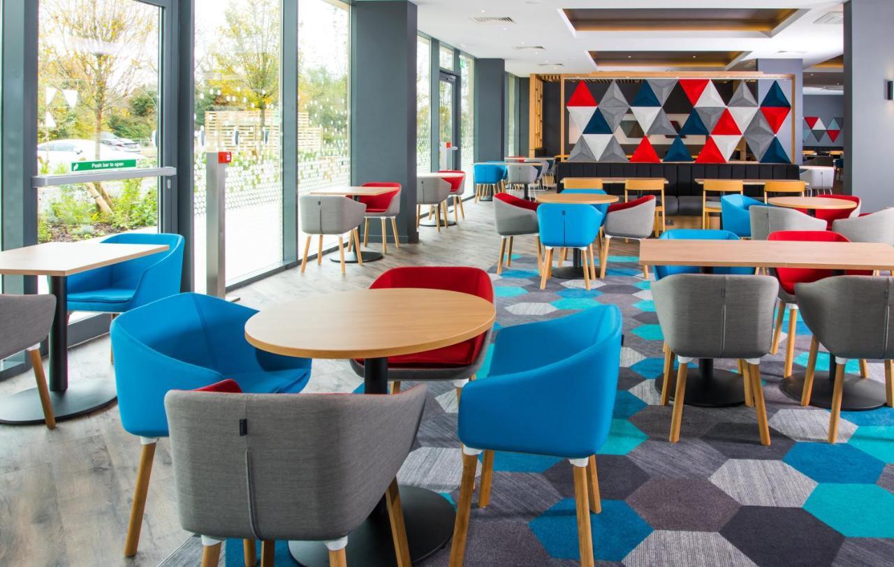 Holiday Inn Express - Bicester By Ihg Exterior photo