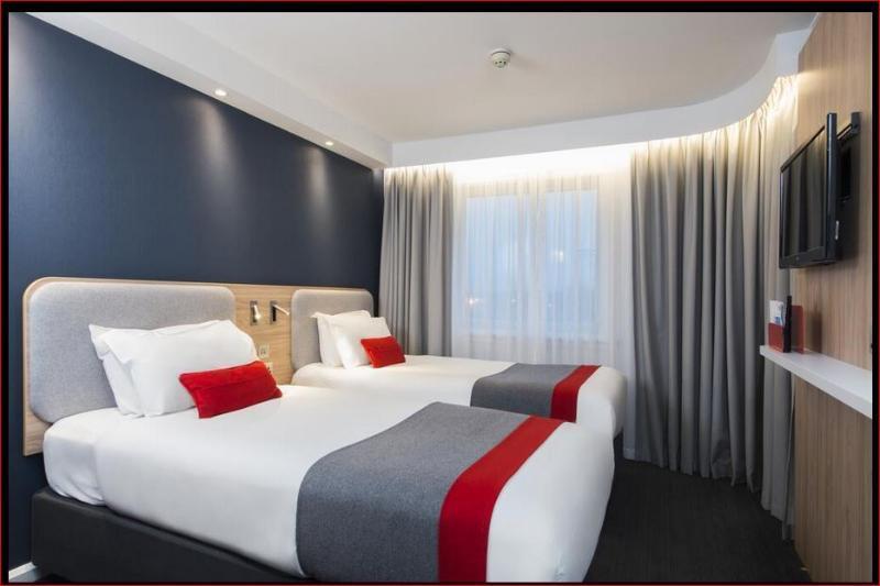 Holiday Inn Express - Bicester By Ihg Exterior photo